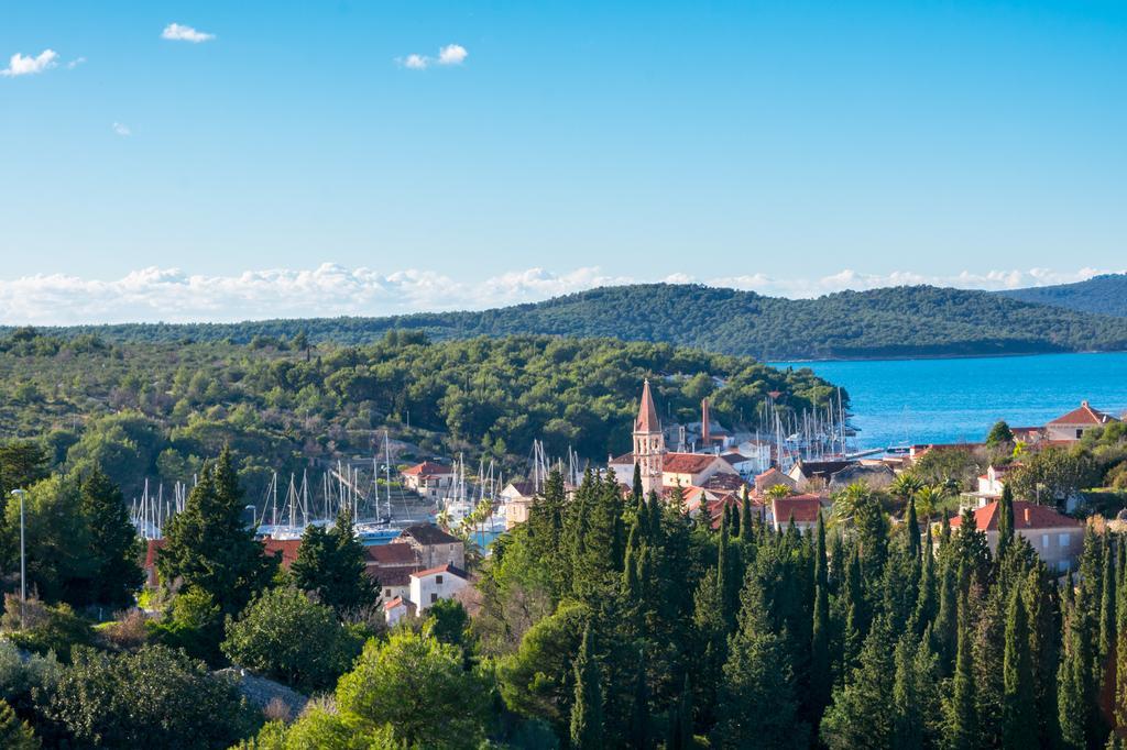 Mladinic Palace Milna  Exteriér fotografie